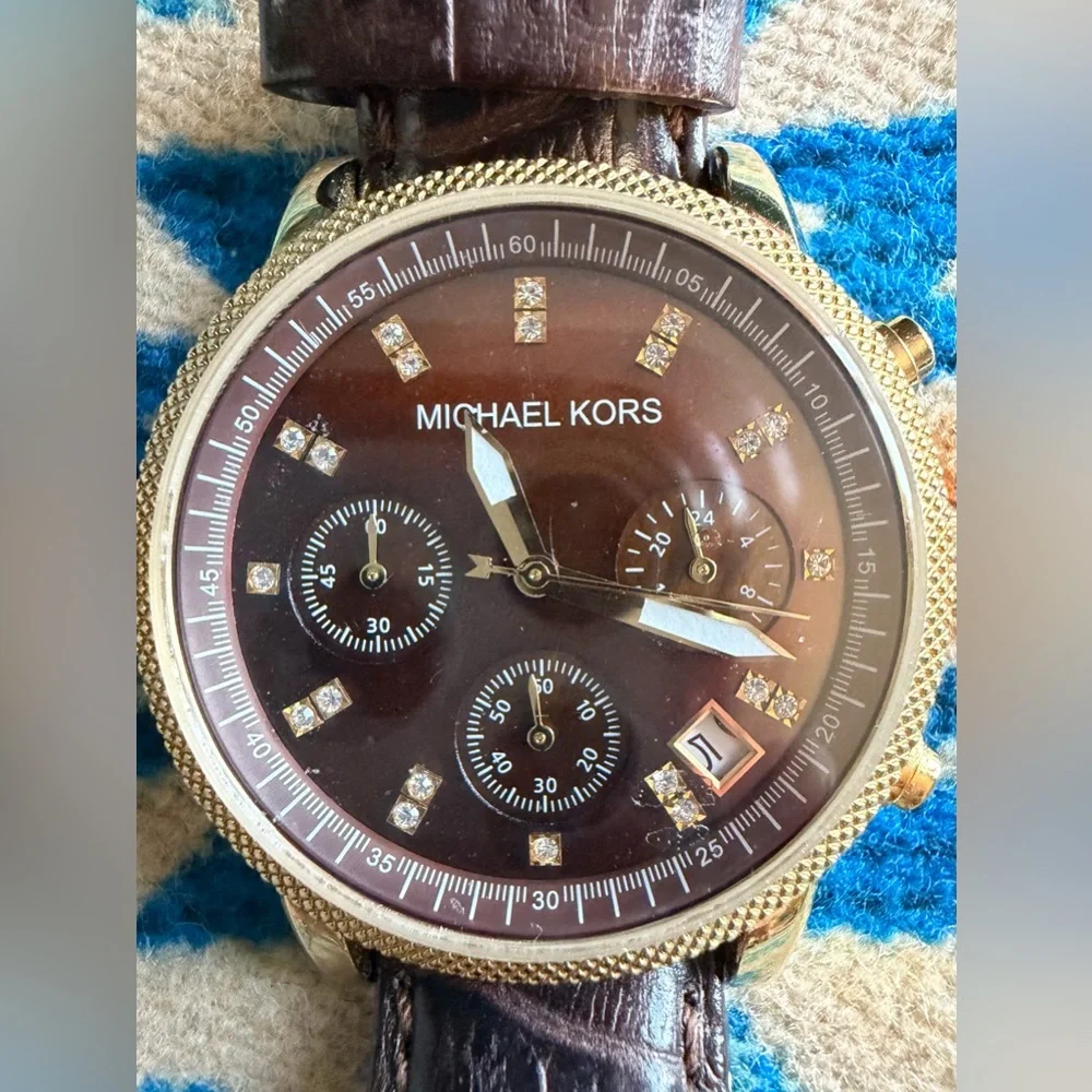 Vintage Michael Kors Gold Watch - Picture 3 of 7